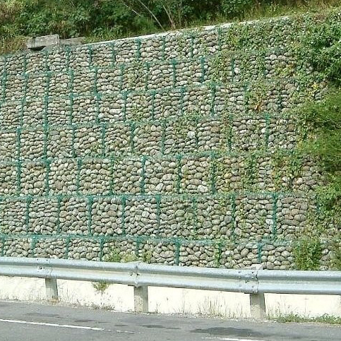 覆塑格宾挡墙