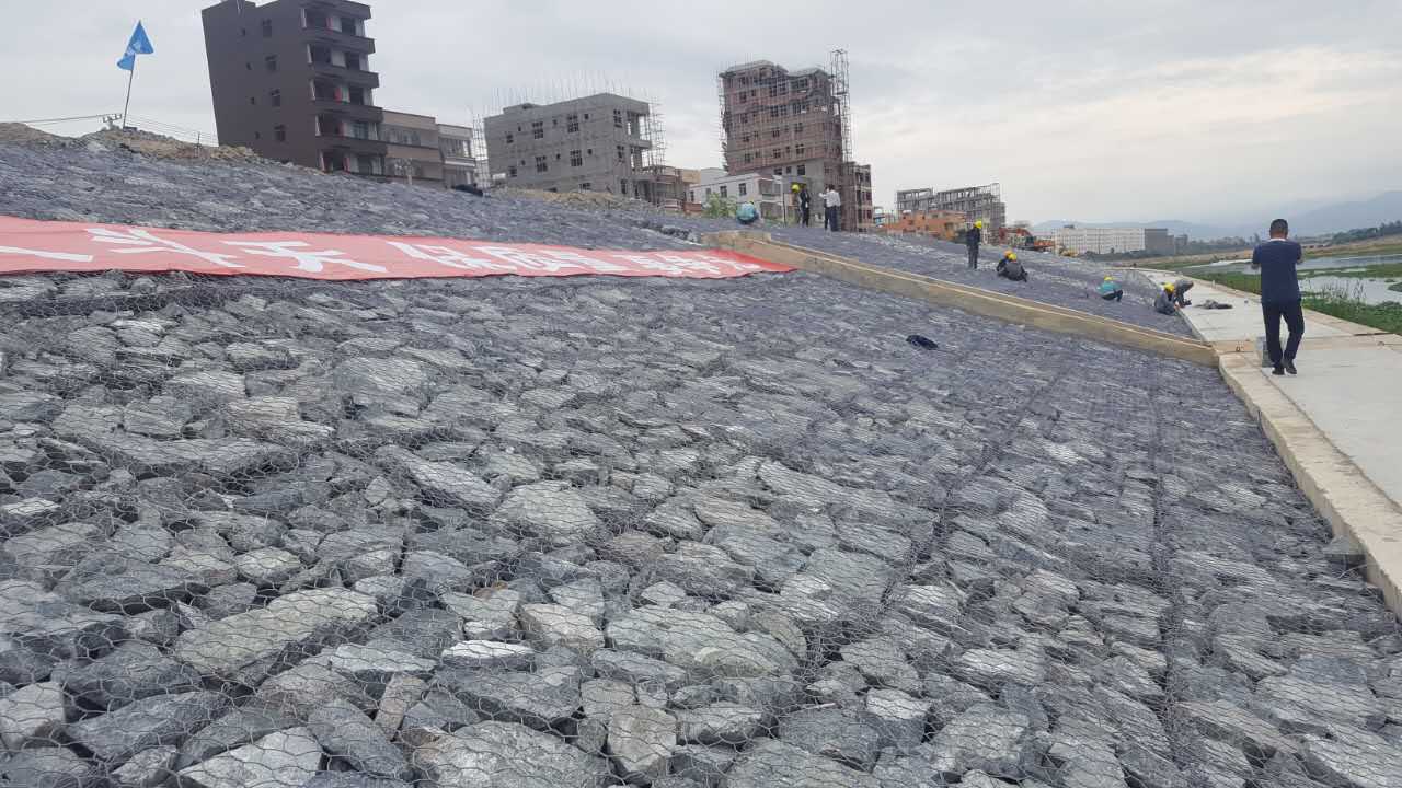 铅丝石笼护坡应用现场
