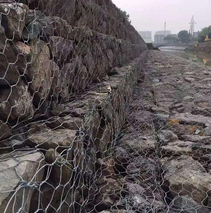 石笼网挡土墙