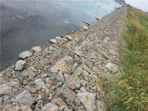 河道高尔凡石笼网挡墙