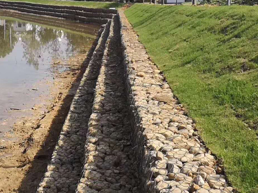 河道固滨笼护堤