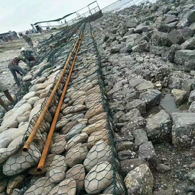 覆塑雷诺护垫护坡
