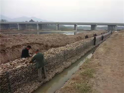 铅丝石笼施工